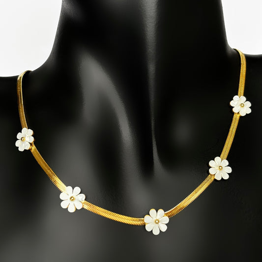 Daisy Necklace